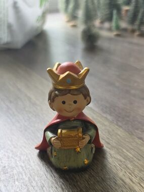 Figurine - Red and Gold Christmas decoration